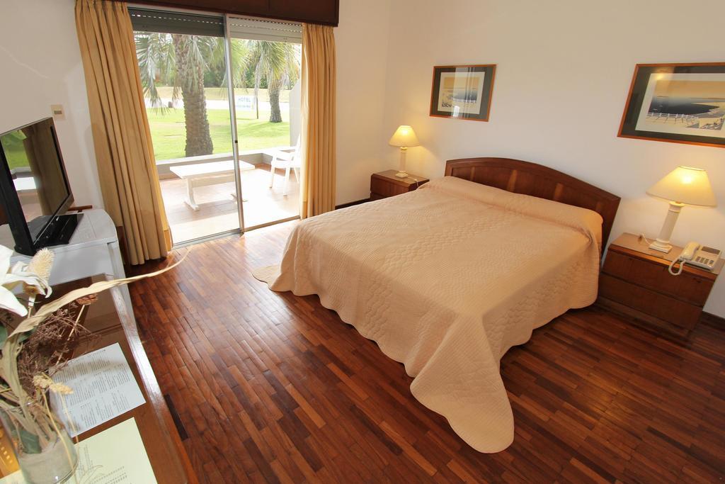 Hotel Terraza Del Mar ปุนตาบาเญนา ภายนอก รูปภาพ