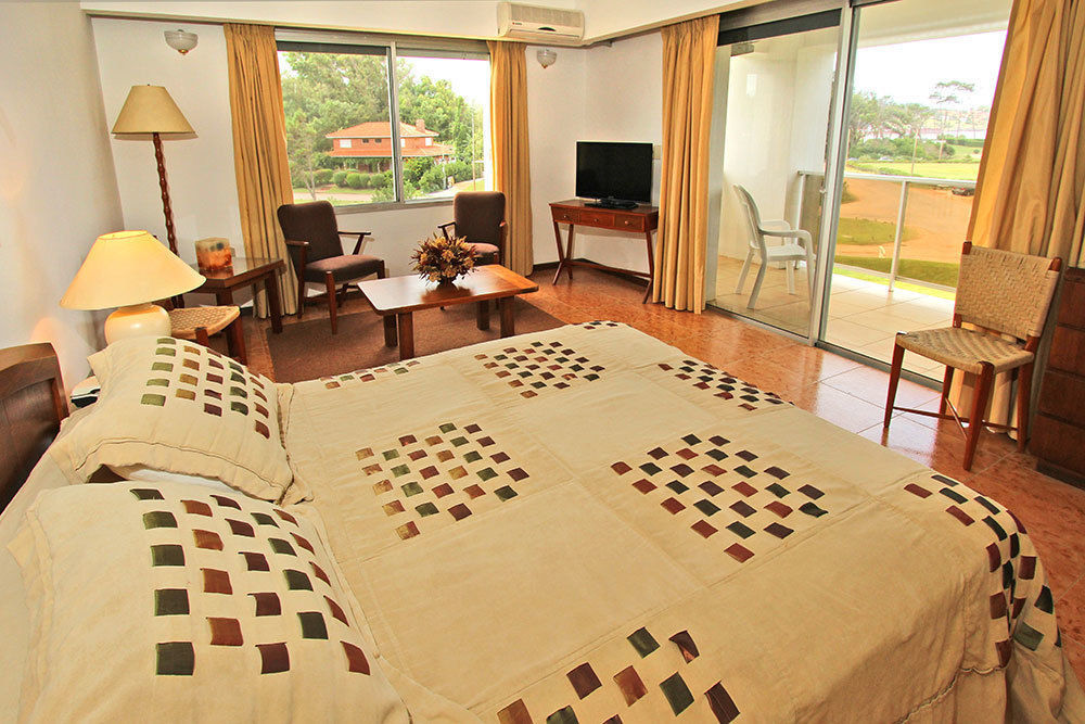 Hotel Terraza Del Mar ปุนตาบาเญนา ภายนอก รูปภาพ