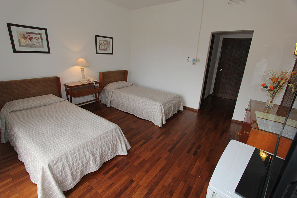 Hotel Terraza Del Mar ปุนตาบาเญนา ภายนอก รูปภาพ