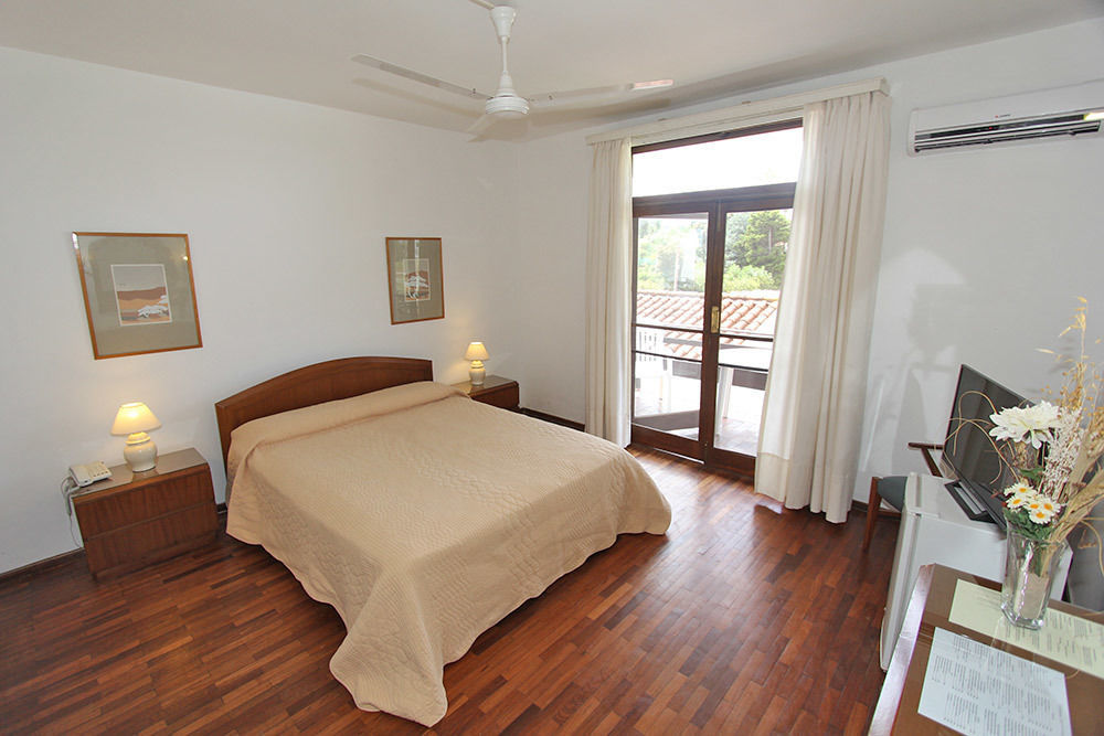 Hotel Terraza Del Mar ปุนตาบาเญนา ภายนอก รูปภาพ